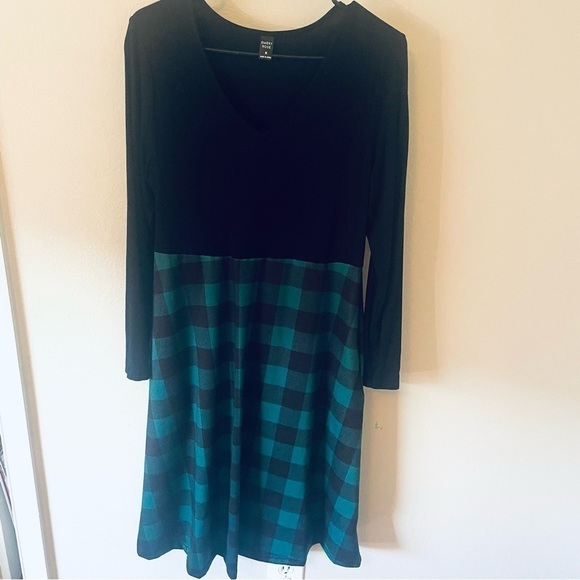 EMERY ROSE Buffalo Plaid Black and Green Dress Size M - Picture 13 of 13